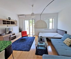 Elegantní studiový byt s balkonem na Brači na prodej