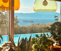 Rodinná vila s bazénem na prodej v Kostreně v Chorvatsku