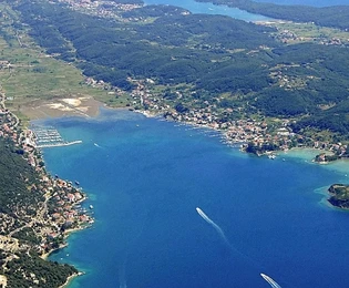 Isola di Rab, Supetarska Draga, casa indipendente con 4 appartamenti, 2 piscine e vista mare