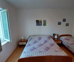 Casa independiente en venta en Omišalj con vista al mar en Croacia