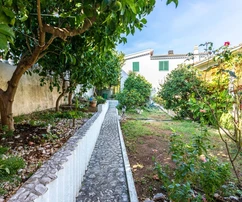 Casa independiente con vista al mar disponible para la compra en Croacia