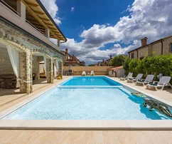 Stunning stone villa with a pool for sale in Svetvinčenat in Croatia