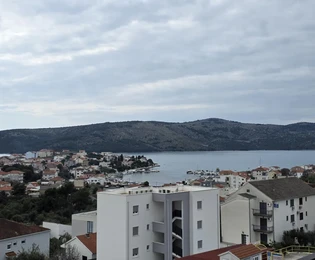 Stan Trogir, 77 m²