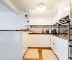 Makarska, attractive two-room apartment with spacious terrace, swimming pool, balconies and one