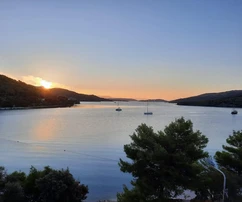 Marina, comfortable two-room apartment 75 m2, first row to the sea, with parking