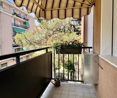 SPACIOUS FOUR-BEDROOM APARTMENT IN THE HEART OF SAN LORENZO AL MARE