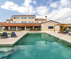 Szálloda medencével, 3 km-re a tengertől, Isztria, Pula