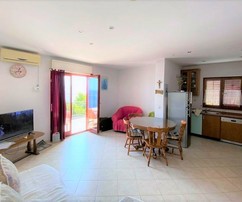 Casa junto al mar en venta en la tranquila Riviera de Omis
