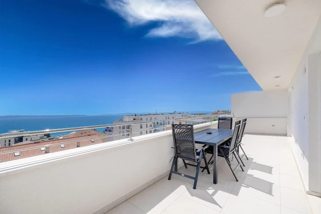 Appartement sur deux niveaux avec vue mer à vendre à Split en Croatie
