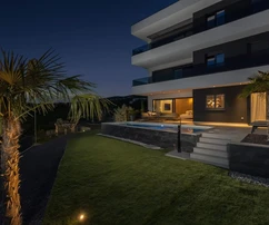 Appartement de luxe avec piscine à vendre à Kostrena en Croatie