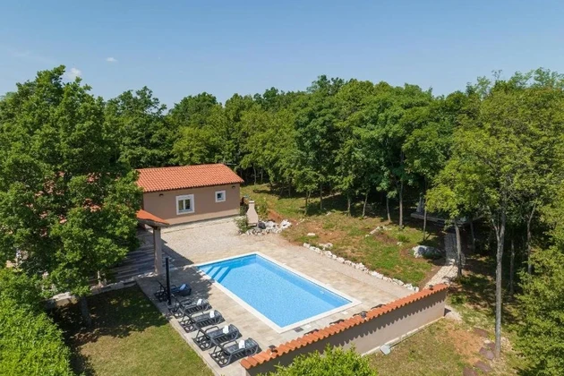 Isztria, Labin – Eladó privát rezidencia medencével