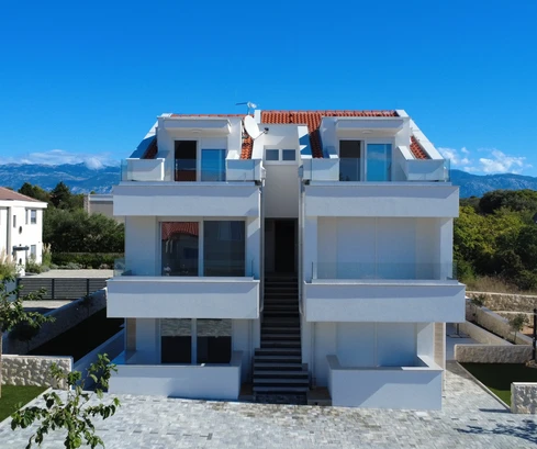 Stan s pogledom na more, 82m2, 2VPM, Gajac, NOVOGRADNJA