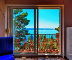 Stanići, Einfamilienhaus 115m2, 1. Reihe zum Meer, Garage