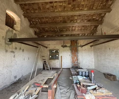 Istria, Tar, casa a schiera in pietra da ristrutturare con cortile, a 500 metri dal mare