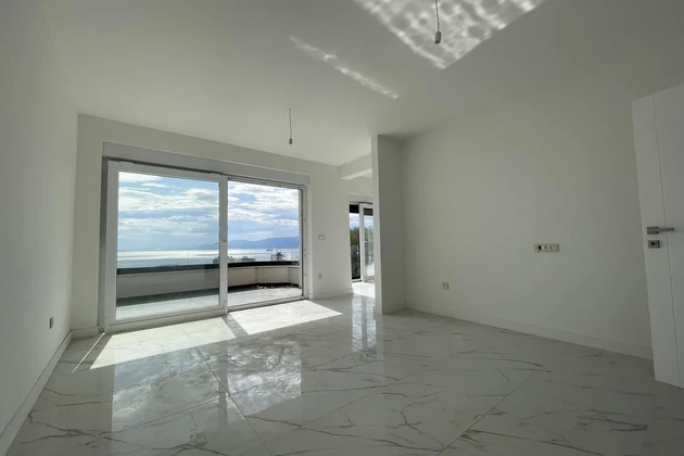 Penthouse na sprzedaż w Rijece, dzielnica Banderovo, z przestronnym tarasem w Chorwacji