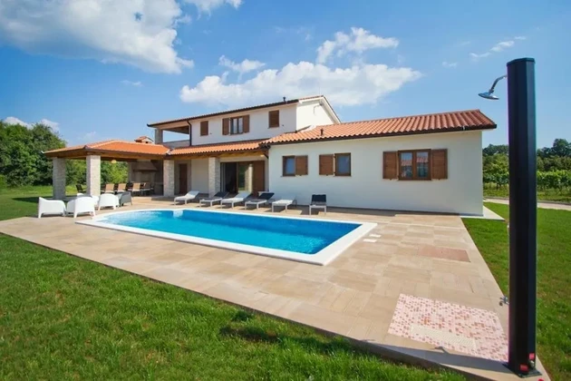 Bájos villa medencével, Isztria, Labin