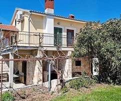 Propiedad en venta en Pula con varios edificios en Croacia