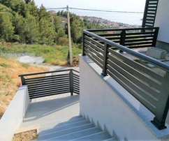 Prostrana moderna vila u blizini Splita s prekrasnim pogledom na more