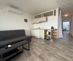 APARTMÁN V TICHEJ LOKALITE, 1000 M OD MORA!