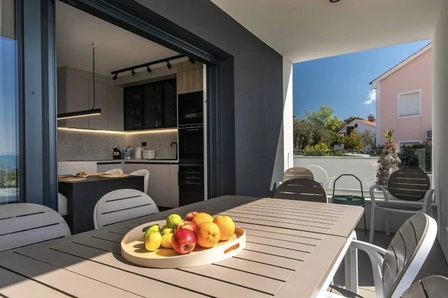 Luxusný penthouse na ostrove Krk s wellness centrom a bazénom na predaj v Chorvátsku