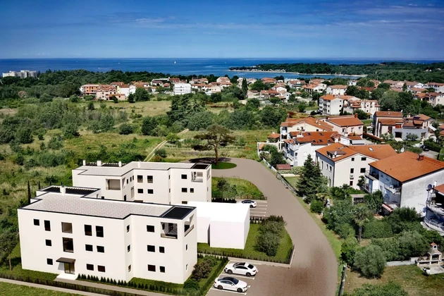 Istria, Poreč, moderný dvojizbový byt s čistou úžitkovou plochou 85 m² na prízemí