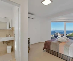 Villa mit Pool in Podgora zu verkaufen in Kroatien