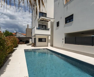 Istria, Pula, apartamento amueblado con piscina privada en edificio nuevo