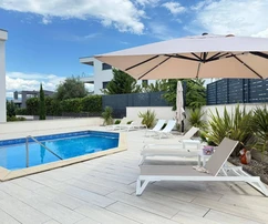 Exclusive! Malinska - Semi-detached house with pool 150 m from beach