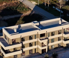 Két szobás lakás privát kerttel, új építésű földszinten