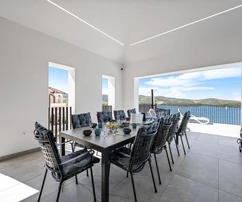 Villa moderna con piscina in vendita a Žaborić in Croazia