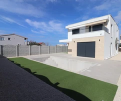 Casa indipendente con piscina - vista mare - in costruzione