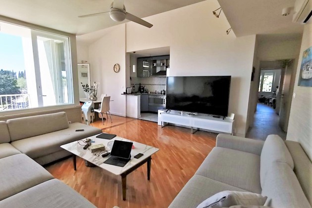 Appartement spacieux avec vue sur la mer à vendre à Split