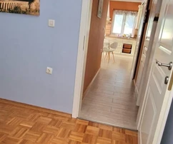 Pakoštane, trojizbový byt so záhradou na vynikajúcom mieste