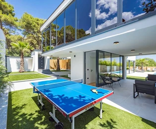 Moderná dvojpodlažná vila na predaj v Meduline v Chorvátsku