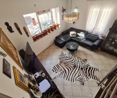 Kamienny dom w Trogirze na sprzedaż blisko morza w Chorwacji