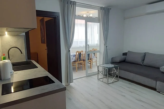 Istria, Parenzo – Appartamento ristrutturato a 100 m dal mare