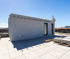 Vodice, nowa budowa N2 - S5, nowoczesne mieszkanie na drugim piętrze z tarasem na dachu, 111,56 m²