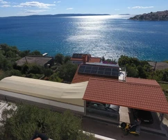 Čiovo, Okrug G. casa indipendente di 224 m2, seconda fila dal mare, vista mare
