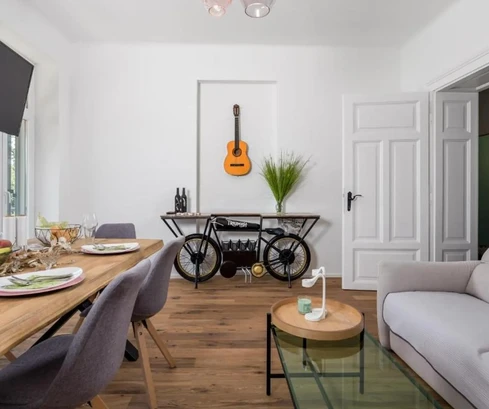 Amplio apartamento en venta en el corazón de Opatija, Croacia