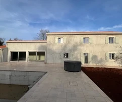 Buje, Isztria – Modern villa medencével, csendes helyen