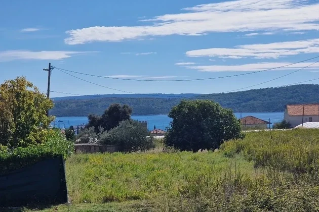 Seget Donji, building land 1215 m2, ideal for residential construction