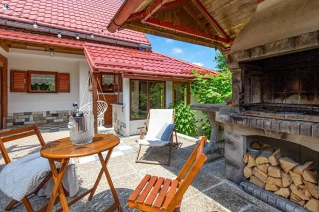 Gorski Kotar, Stari Laz, maison traditionnelle rénovée à Gorski Kotar avec un terrain de 7 021 m²