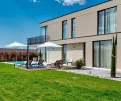 Istria, Poreč: Premium villa with pool near village