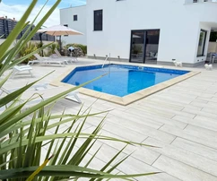 Esclusivo! Malinska - Casa a schiera con piscina a 150 m dalla spiaggia