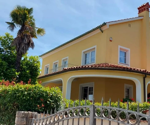 Villa di lusso in vendita a Medolino a pochi passi dalla spiaggia in Croazia