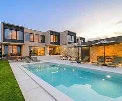 Istrien, Rovinj: Moderne villa mit pool, privat