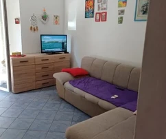 Zweizimmerwohnung mit Terrasse und Parkplatz, 35m2, 1 Parkplatz, Mandre