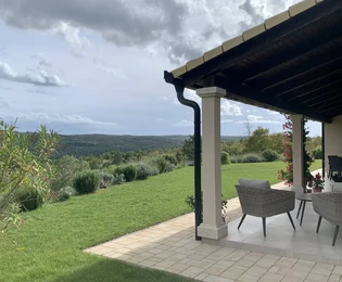 Luksuzna vila s panoramskim pogledom na prodaju Grožnjan