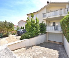 Home for sale in Vodice with a garden