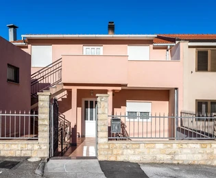 Casa duplex in vendita a Spalato Kila con tre appartamenti separati in Croazia